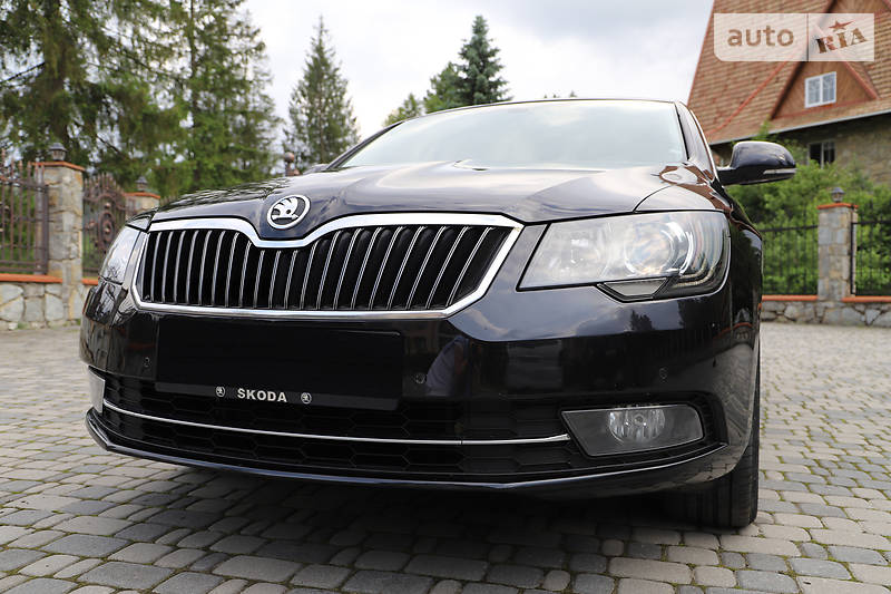 Седан Skoda Superb 2015 в Івано-Франківську