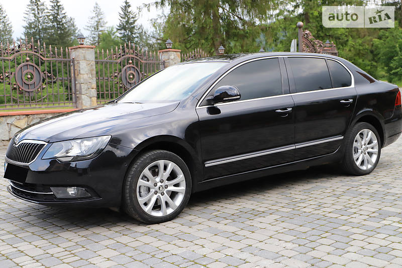 Седан Skoda Superb 2015 в Івано-Франківську