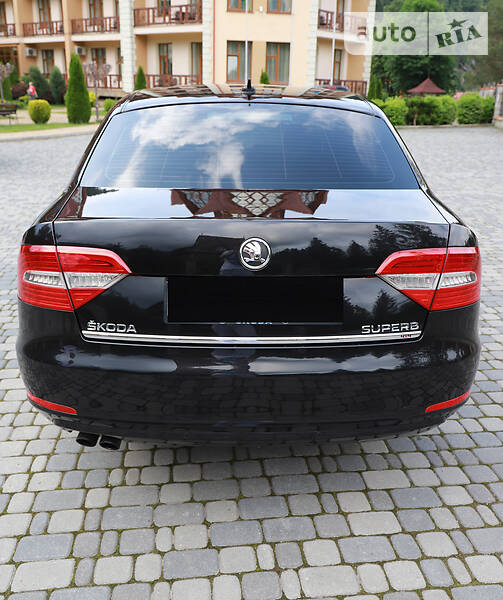 Седан Skoda Superb 2015 в Івано-Франківську