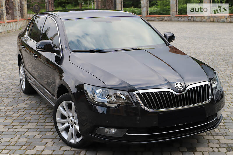 Седан Skoda Superb 2015 в Івано-Франківську