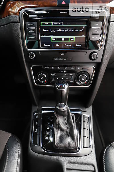 Седан Skoda Superb 2015 в Івано-Франківську