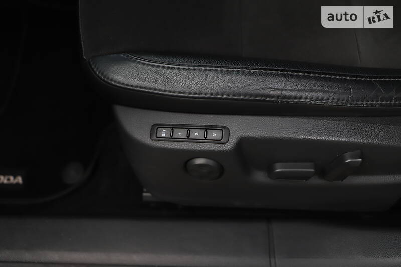 Седан Skoda Superb 2015 в Івано-Франківську