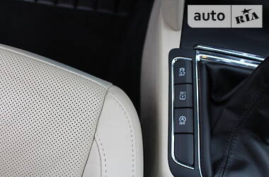 Седан Skoda Superb 2015 в 