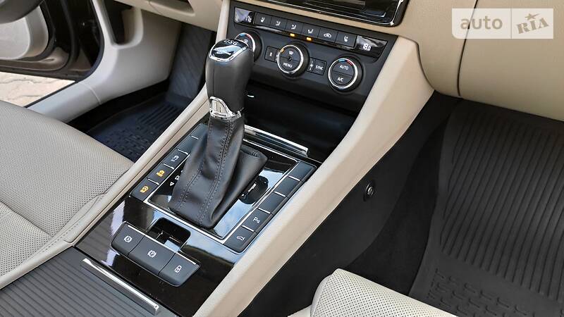 Універсал Skoda Superb 2016 в Чернівцях
