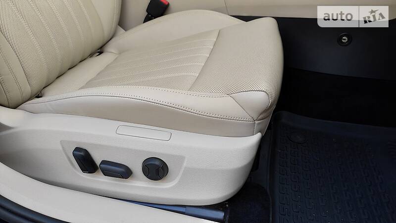 Універсал Skoda Superb 2016 в Чернівцях