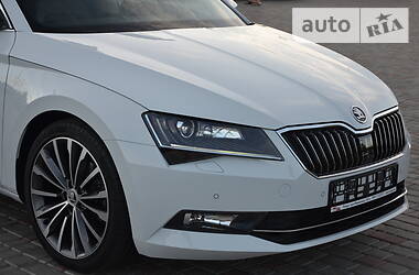 Седан Skoda Superb 2016 в Луцке