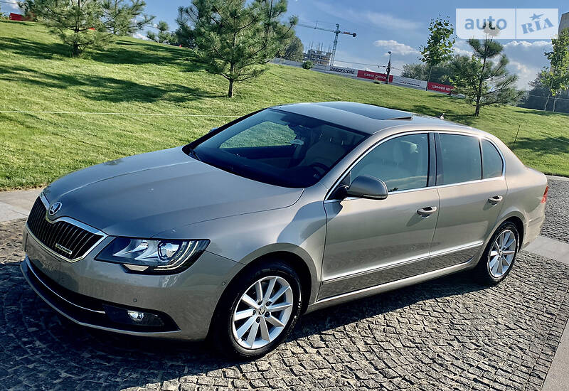 Седан Skoda Superb 2015 в Днепре