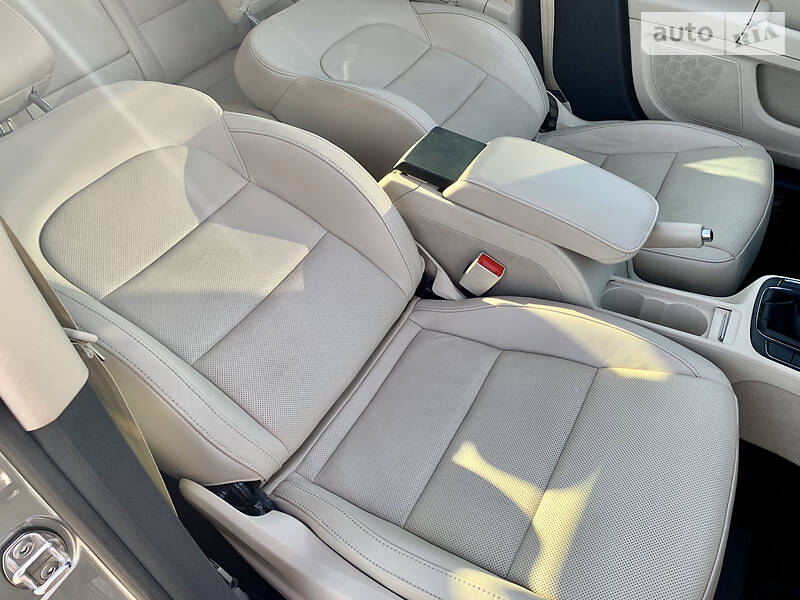 Седан Skoda Superb 2015 в Днепре