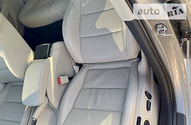 Седан Skoda Superb 2015 в 