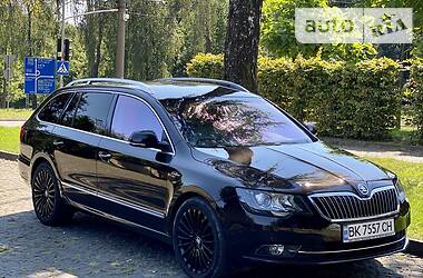 Универсал Skoda Superb 2013 в Ровно