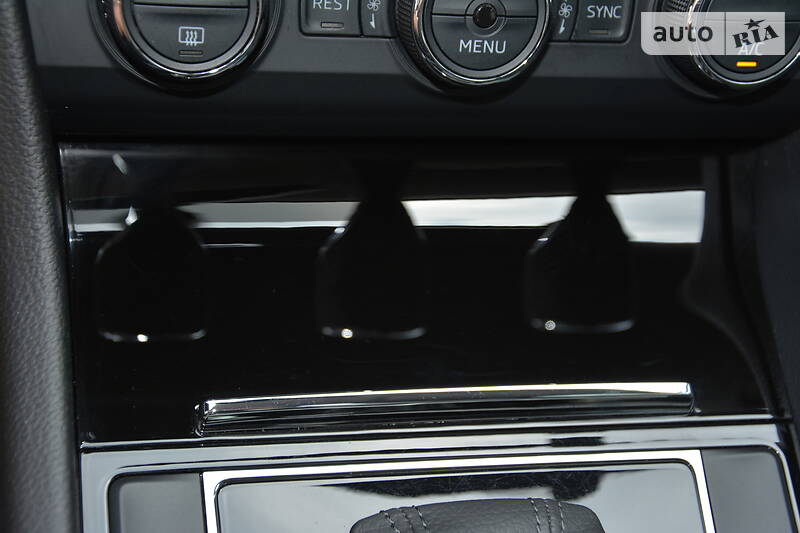 Універсал Skoda Superb 2017 в Луцьку