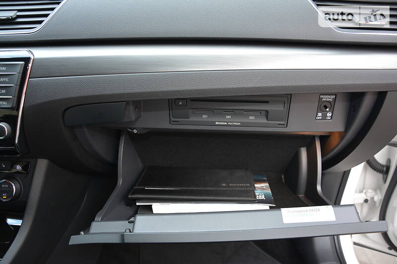 Універсал Skoda Superb 2017 в Луцьку