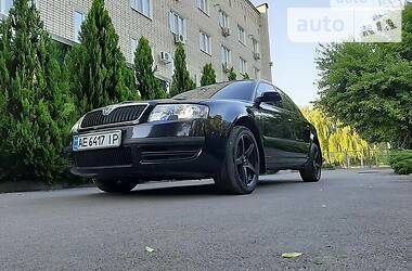 Седан Skoda Superb 2004 в Павлограде