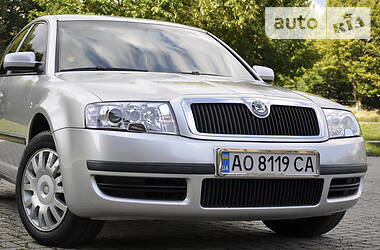 Седан Skoda Superb 2004 в Сваляве