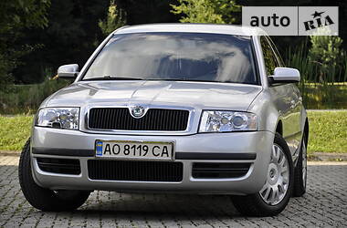 Седан Skoda Superb 2004 в Сваляве