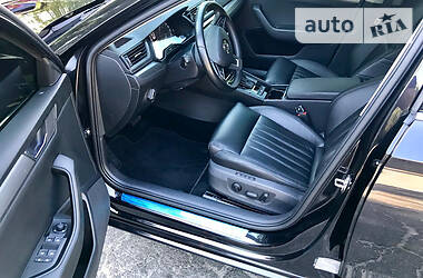Ліфтбек Skoda Superb 2019 в 