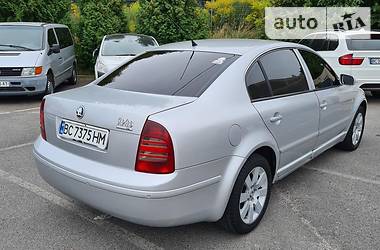 Седан Skoda Superb 2003 в Львове