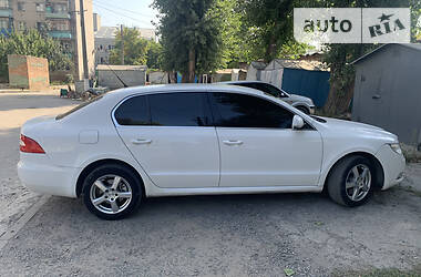 Седан Skoda Superb 2008 в Днепре