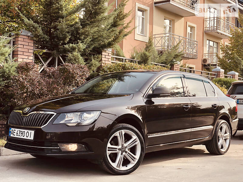 Лифтбек Skoda Superb 2013 в Днепре