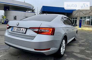 Седан Skoda Superb 2016 в Хмельницком