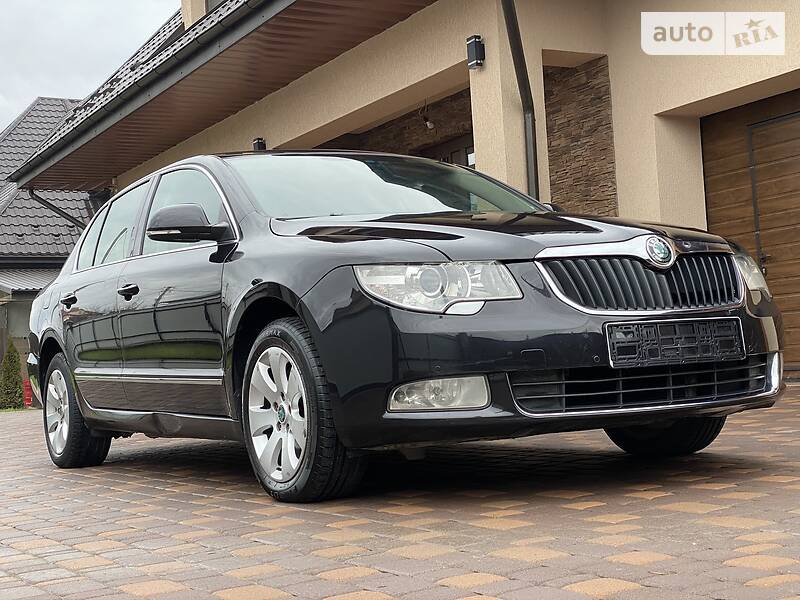 Седан Skoda Superb 2012 в Черновцах