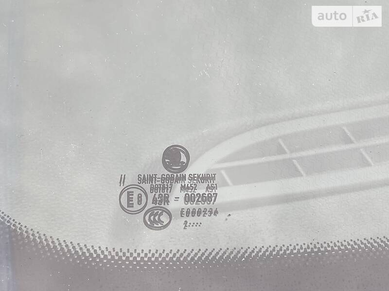 Седан Skoda Superb 2012 в Черновцах