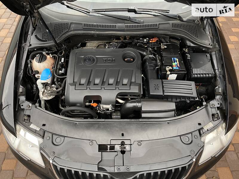 Седан Skoda Superb 2012 в Черновцах