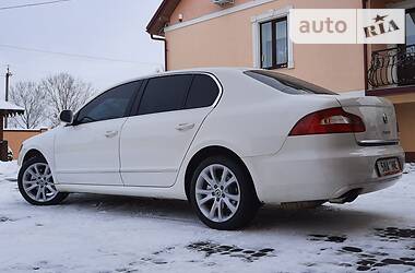 Седан Skoda Superb 2011 в Самборе