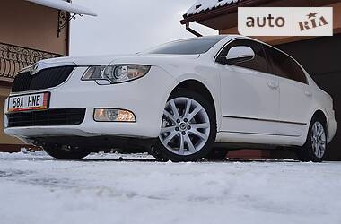 Седан Skoda Superb 2011 в Самборе