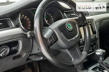 Седан Skoda Superb 2011 в Самборе