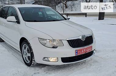 Седан Skoda Superb 2012 в Ровно