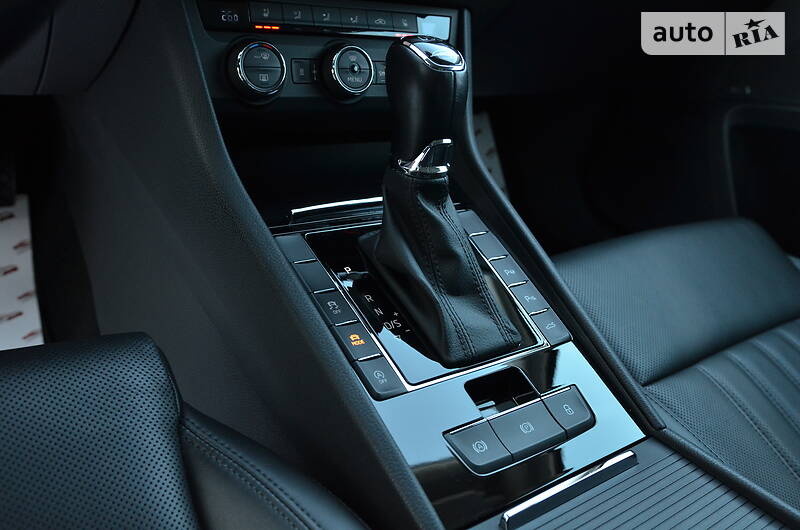 Універсал Skoda Superb 2016 в Луцьку