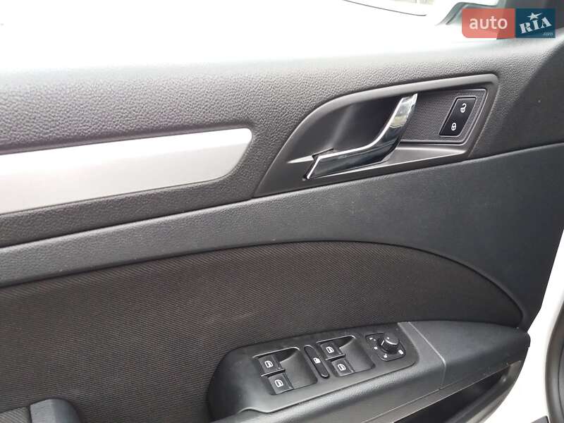 Лифтбек Skoda Superb 2014 в Запорожье