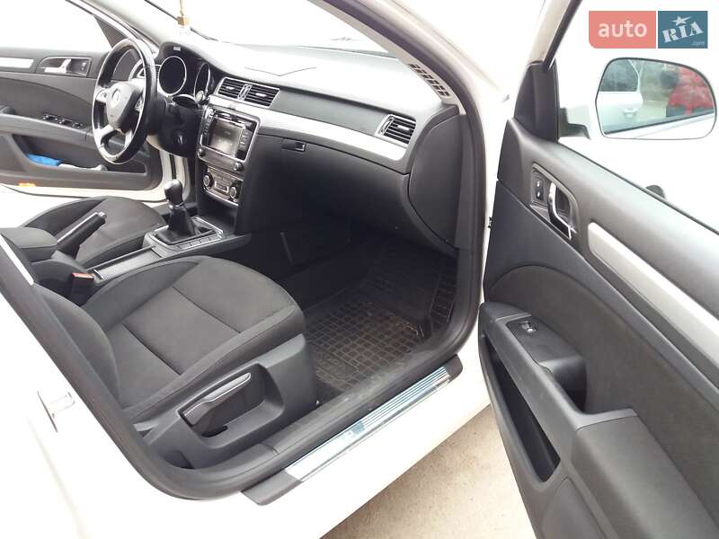 Лифтбек Skoda Superb 2014 в Запорожье