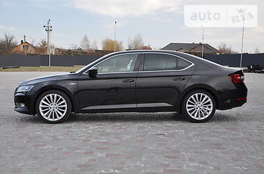 Седан Skoda Superb 2017 в Луцке