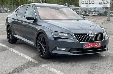 Седан Skoda Superb 2017 в Чернівцях