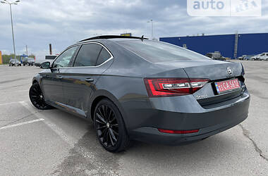 Седан Skoda Superb 2017 в Черновцах