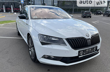 Седан Skoda Superb 2016 в Киеве