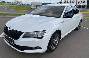 Седан Skoda Superb 2016 в Киеве