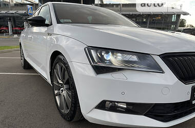 Седан Skoda Superb 2016 в Киеве