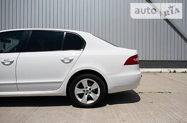 Лифтбек Skoda Superb 2012 в Черновцах