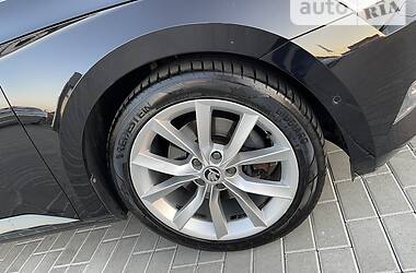 Седан Skoda Superb 2015 в Мукачево