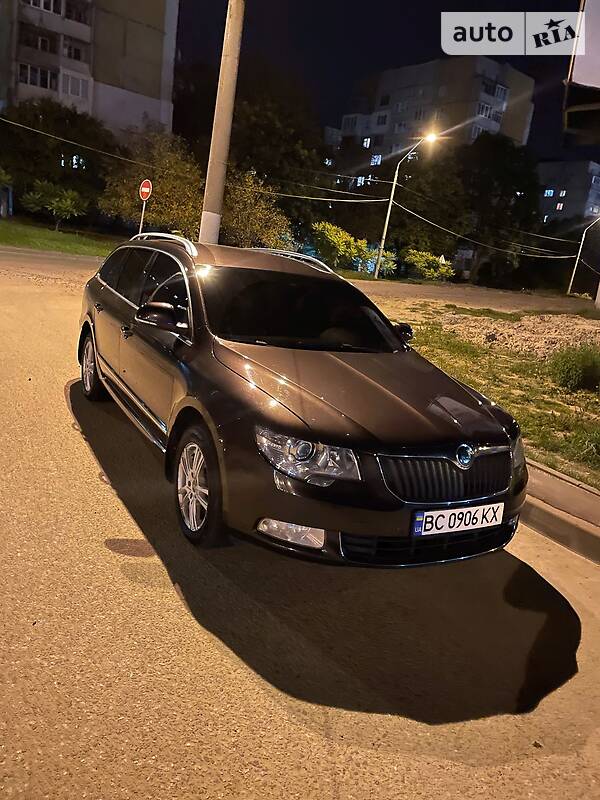 Универсал Skoda Superb 2011 в 