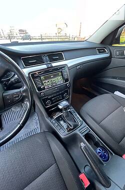 Универсал Skoda Superb 2011 в 