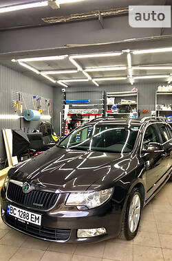 Універсал Skoda Superb 2011 в Львові