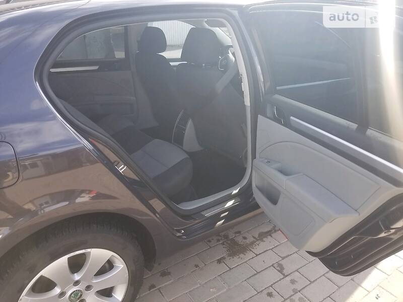 Седан Skoda Superb 2010 в Ивано-Франковске