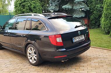 Седан Skoda Superb 2012 в Тернополе