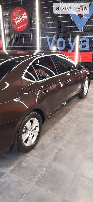 Хэтчбек Skoda Superb 2016 в Кривом Роге