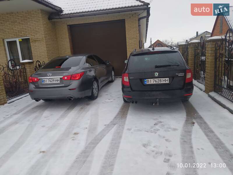 Универсал Skoda Superb 2012 в Гадяче