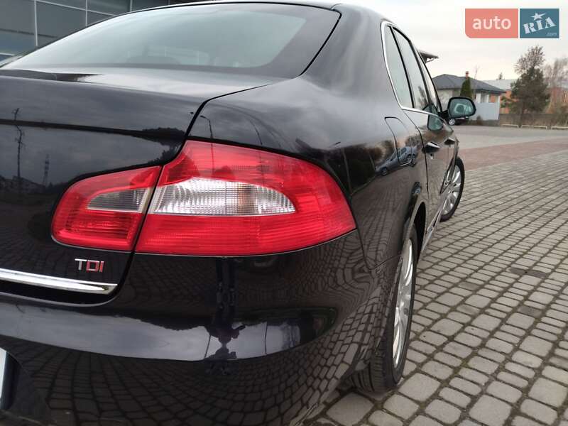 Ліфтбек Skoda Superb 2010 в Ужгороді